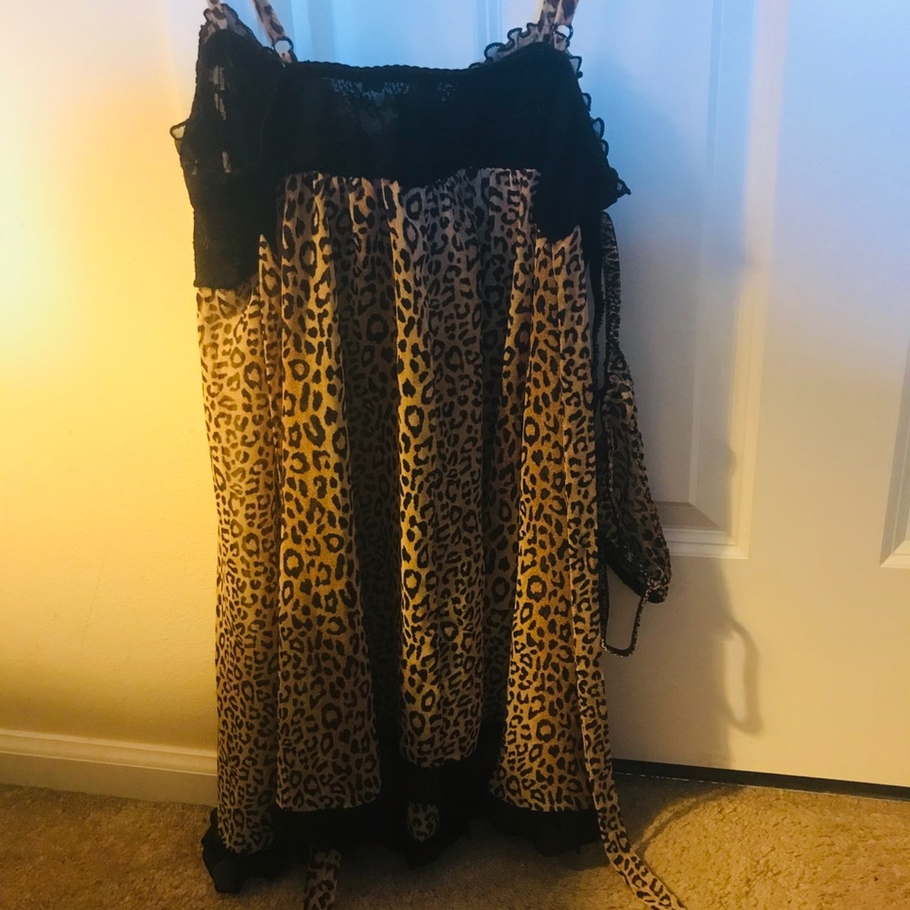 Lingerie - Picture 3 of 5